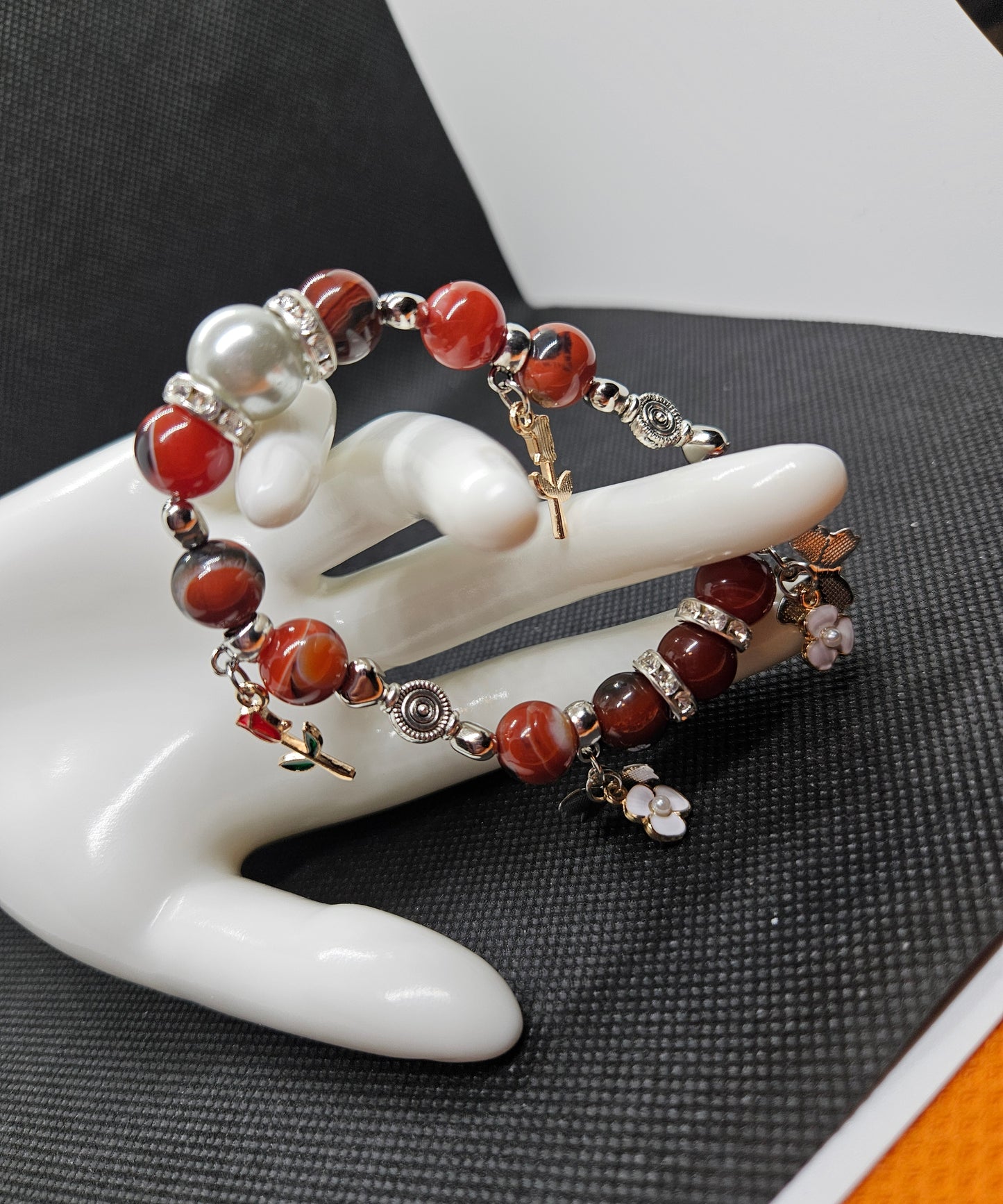 Natural Agate Stone Bracelet – Rose & Butterfly Charm | Elegant Handmade Jewelry for Women