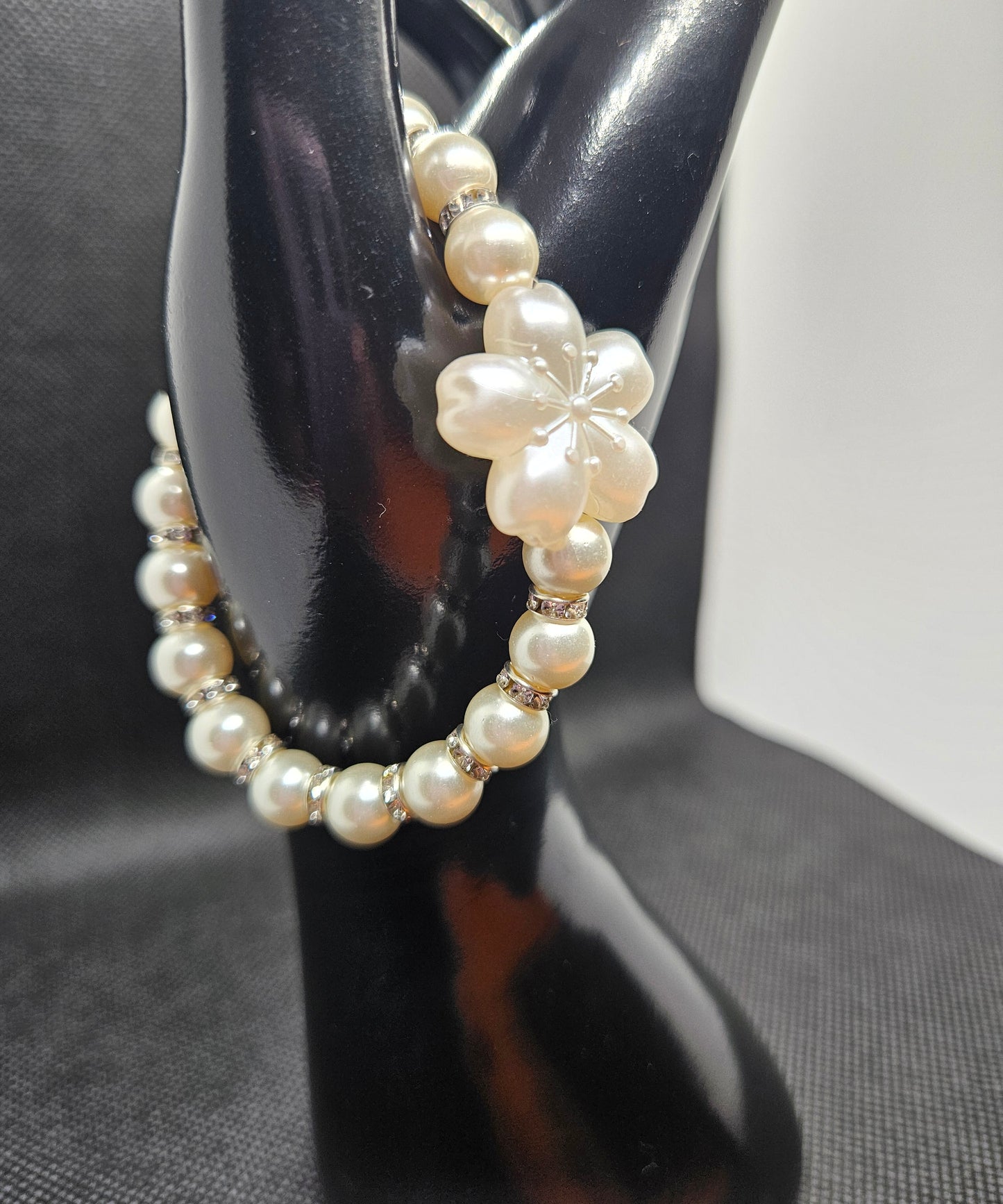 Pearl Flower Bracelet Elegant Women's Jewelry Accessory