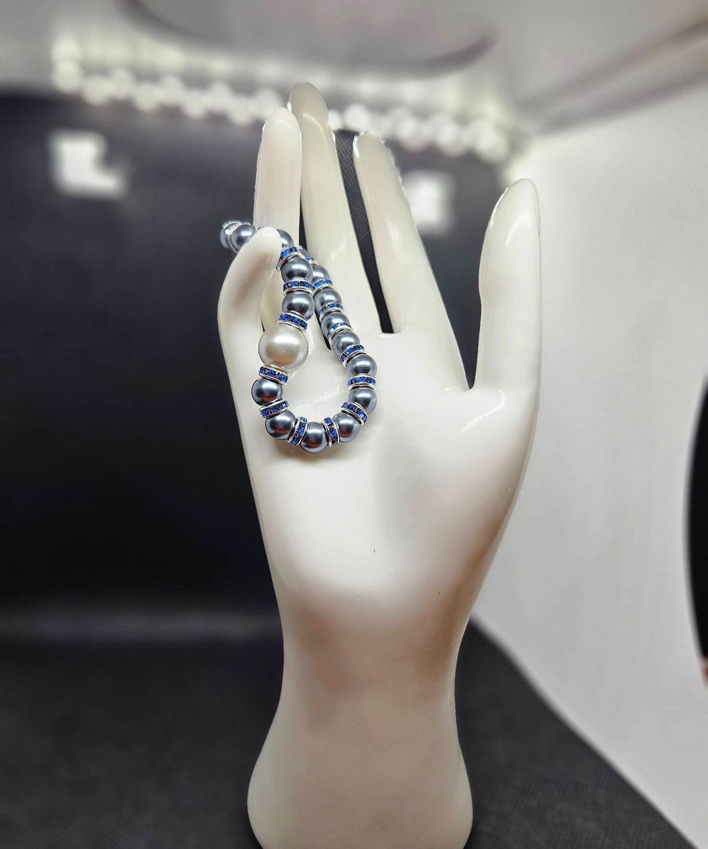 Elegant Pearl & Blue Bead Bracelet - Stretchable Design
