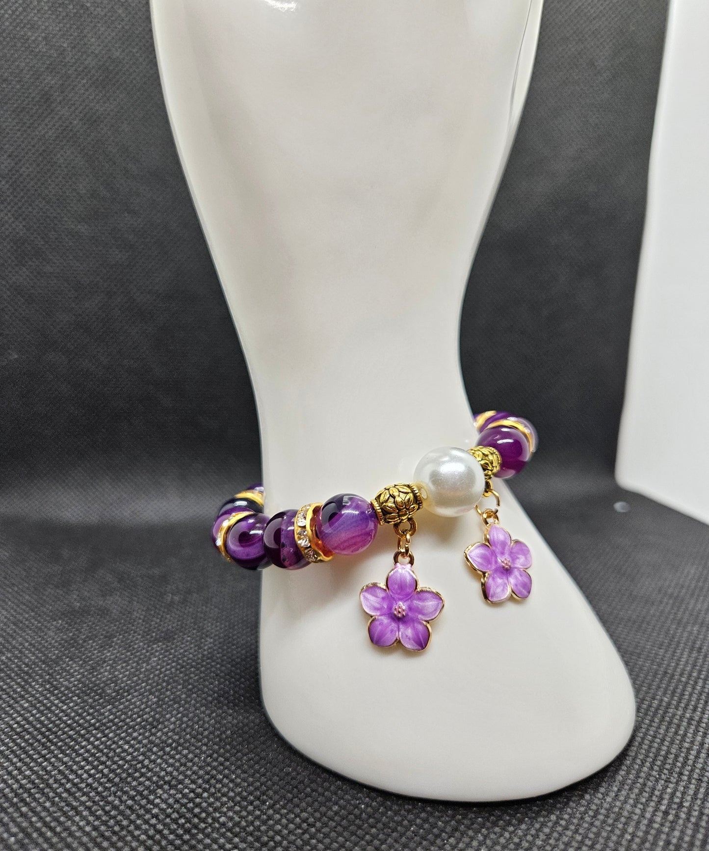 Handcrafted Purple Agate Bead Bracelet with Gold Accents and Floral Charms – Unique Elegant Jewelry