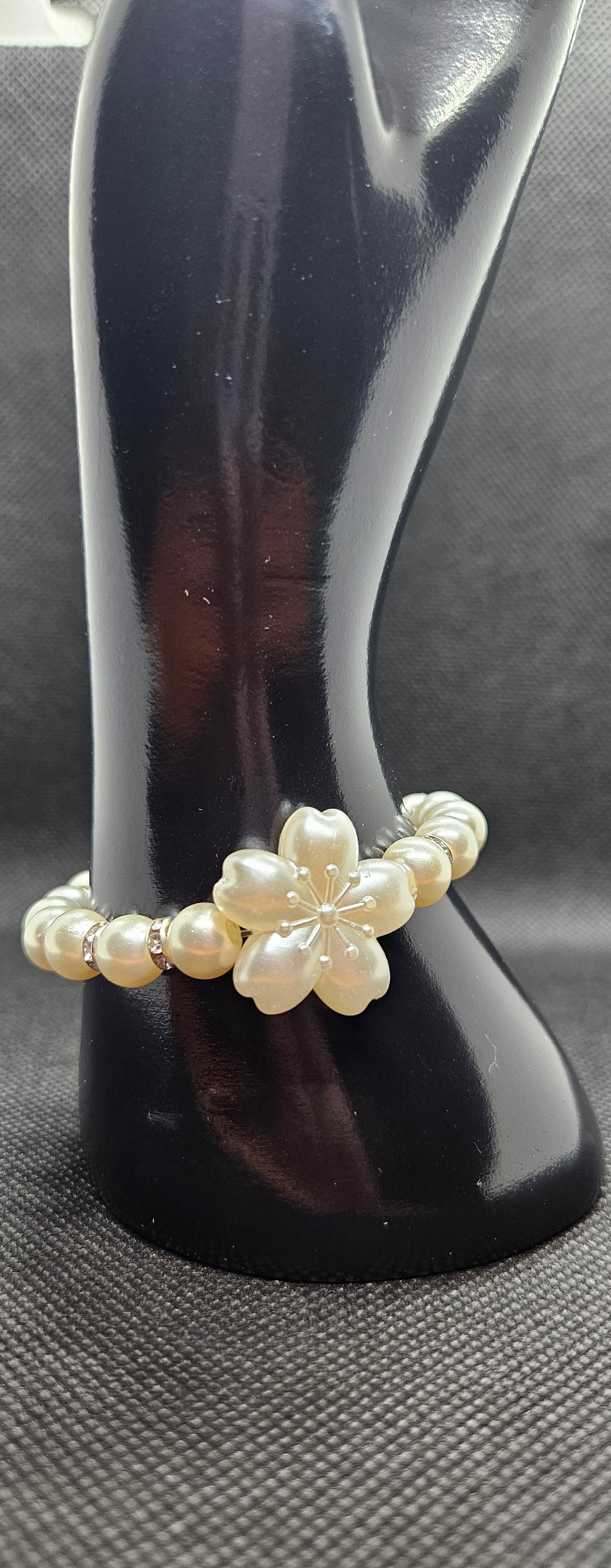 Pearl Flower Bracelet Elegant Women's Jewelry Accessory